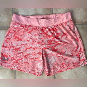 Under Armour pink camo shorts with side / back zip and wide waistband pocket;XXL